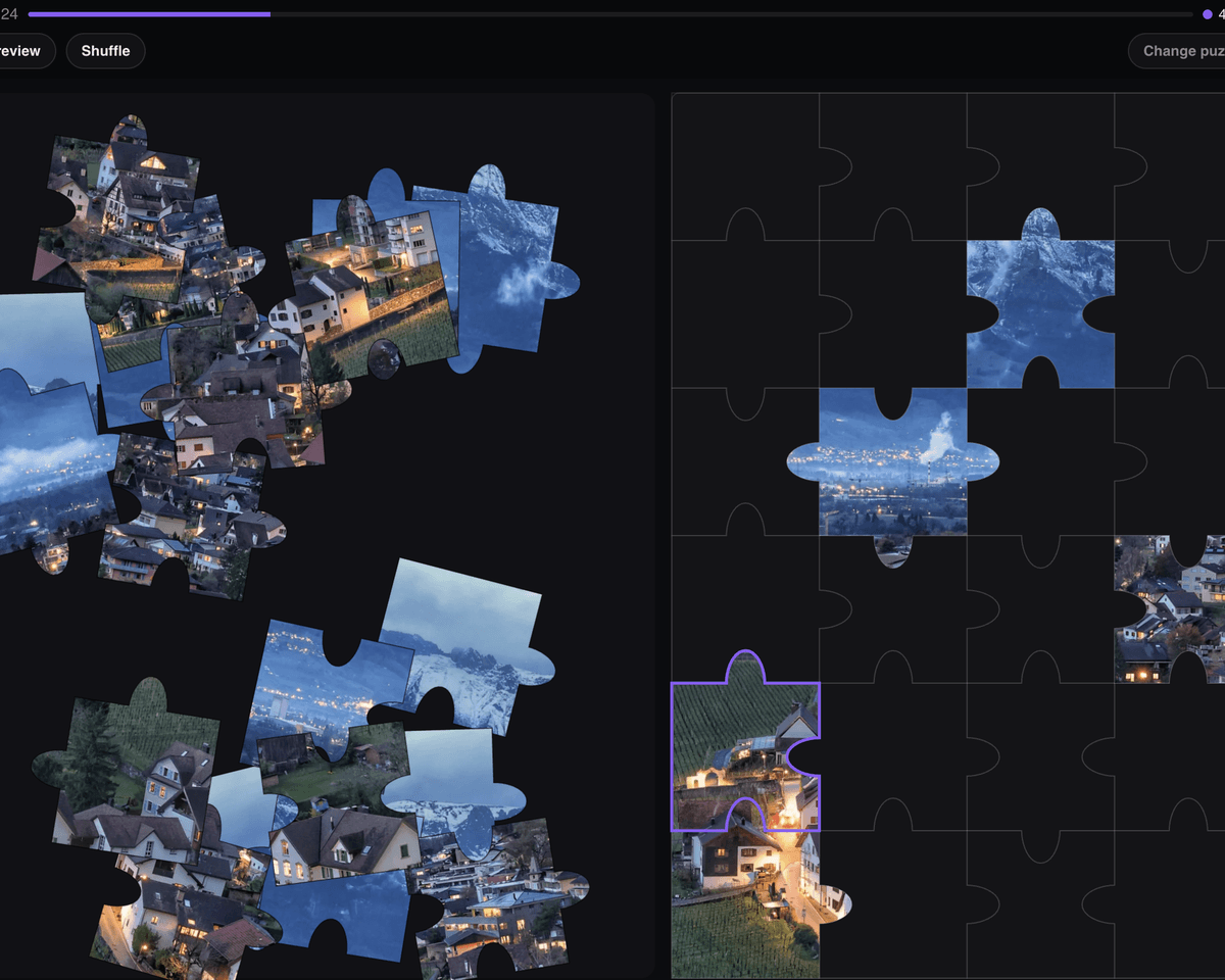 Co-op online jigsaw puzzle on Movmash: loose pieces on the left, a partly solved grid on the right