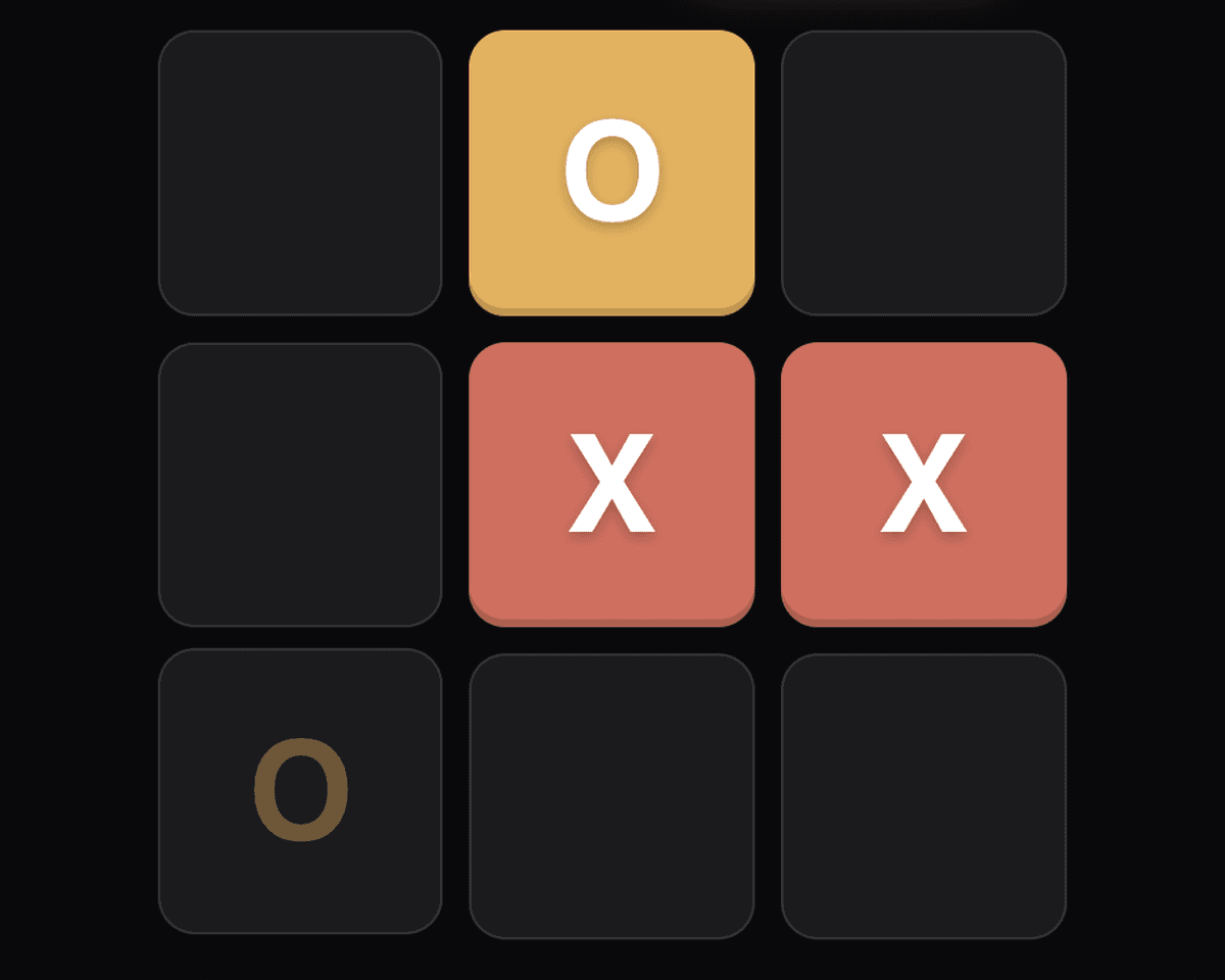 Online Tic-Tac-Toe in a Movmash room: a 3 by 3 board with X and O marks